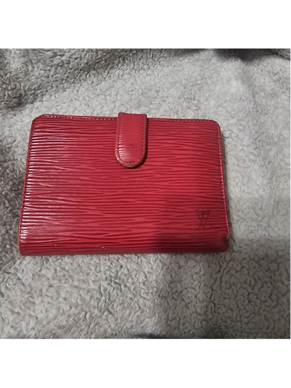 Louis Vuitton Epi Leather Wallet Kisslock Red Gold